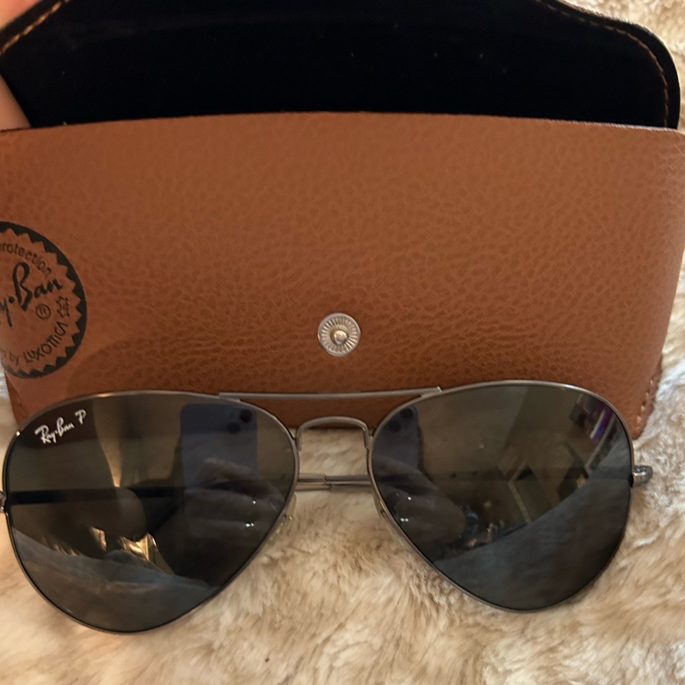 Blue/grey Rayban polarized aviators with brown leather case
